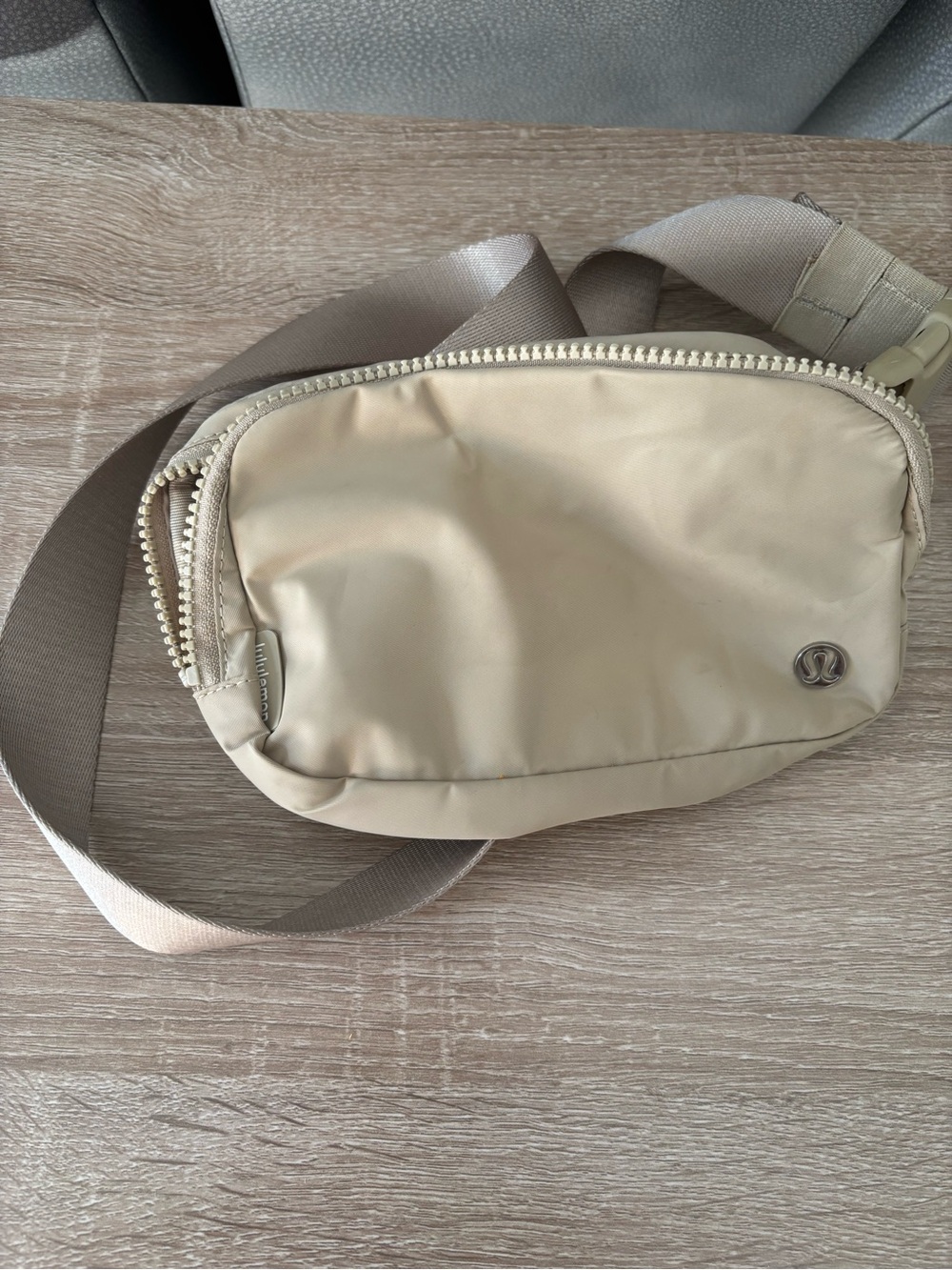 Lululemon Everywhere Belt Bag in Trench